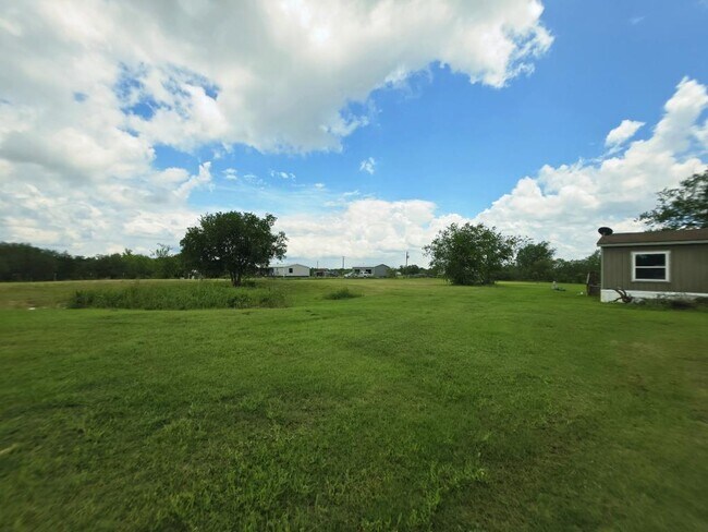 Building Photo - 220 Co Rd 145