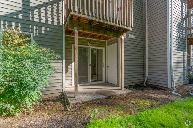 Building Photo - Bluebird Cozine Creek ***Under New Managem...