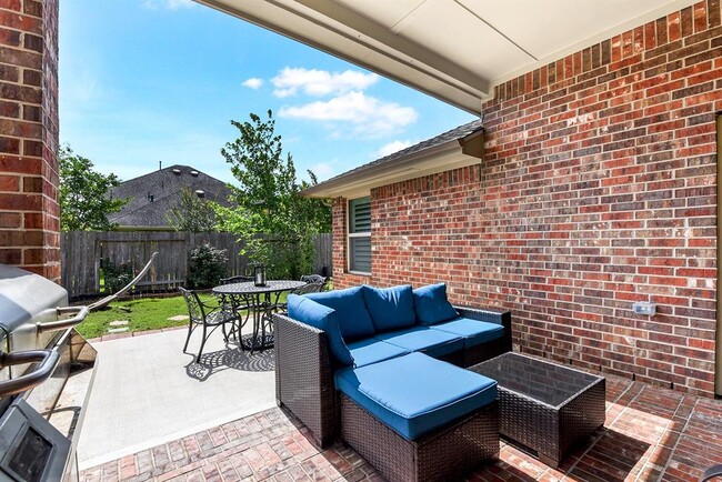 Building Photo - 2911 Fair Chase Dr