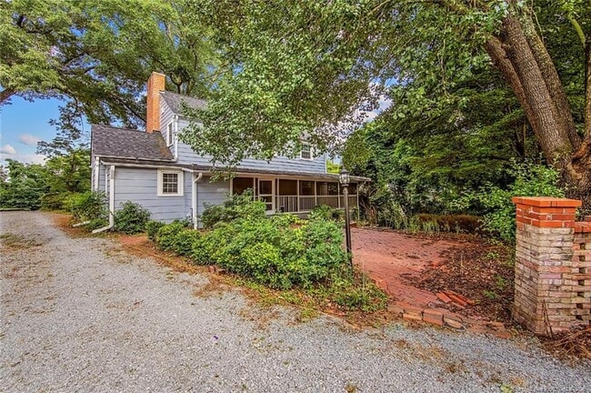 Building Photo - 220 Bradford Ave