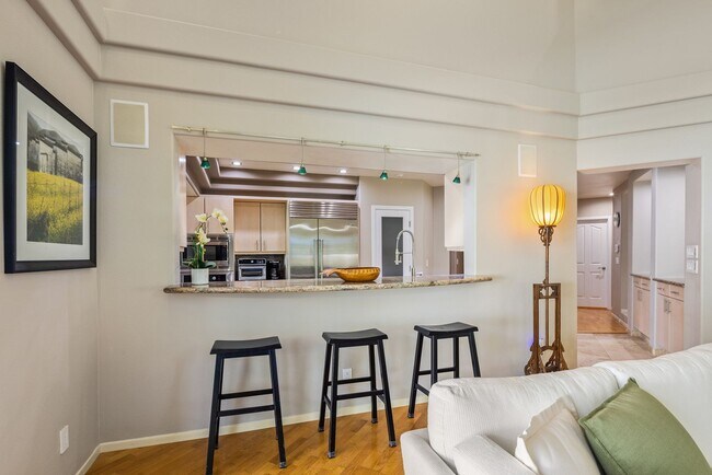 Building Photo - LUXURY RESORT 5/4.5/3+ HOME IN KAHALA, MUS...