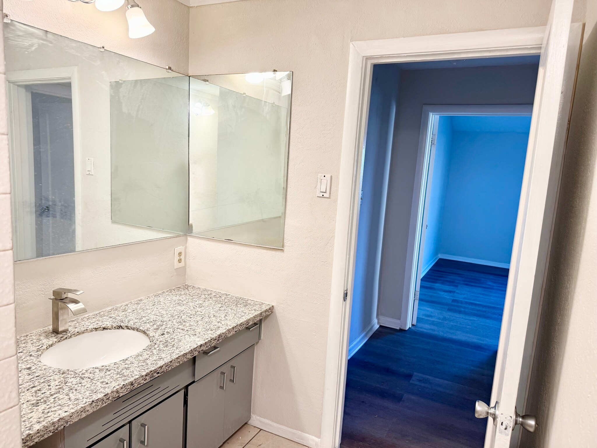 Building Photo - 2840 Belden St