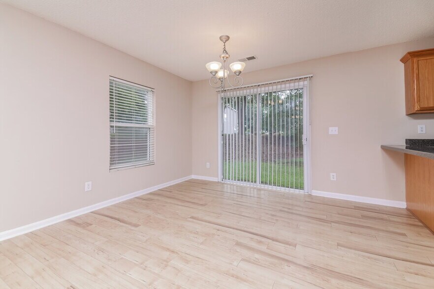 Building Photo - 101 Palmdale Ct