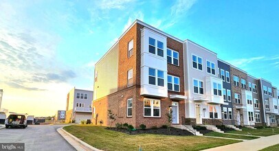 Building Photo - 22318 Kenner Dr