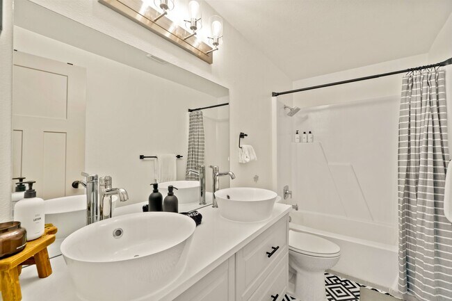 Building Photo - 17376 Lively Ln