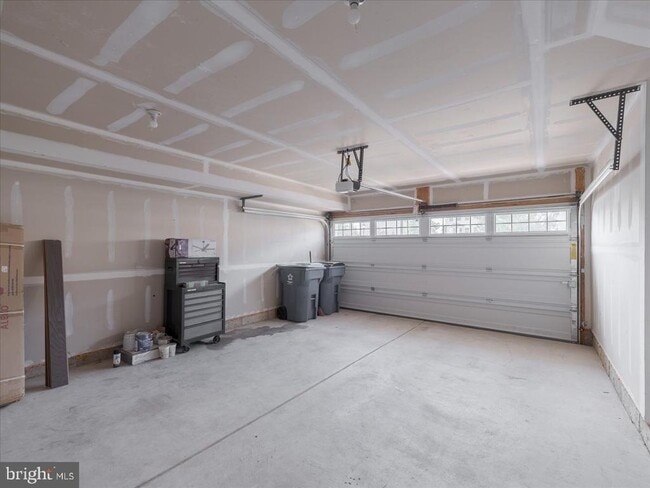 Building Photo - 2305 Maci's Cir