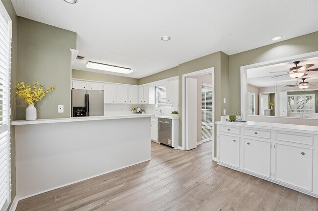 Building Photo - 2513 Country Club Blvd