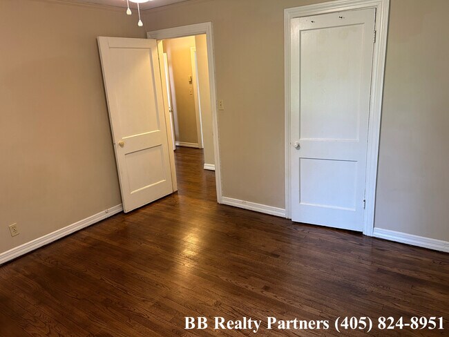 Building Photo - 4338 E 4th Pl