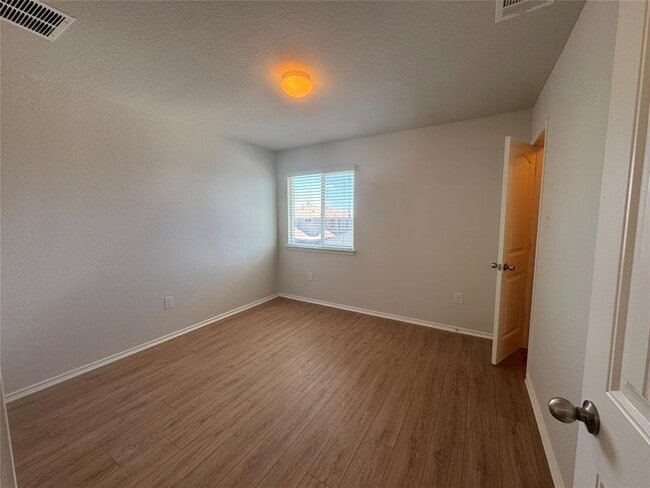 Building Photo - 133 Flatland Trl