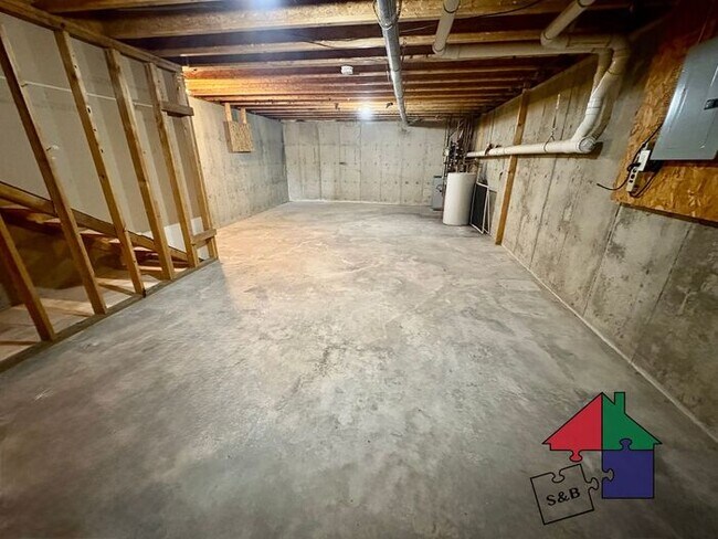 Building Photo - Beautiful Milton 2 Bedroom - Attached Garage!