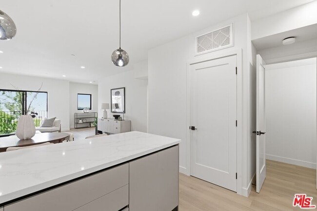 Building Photo - 3842 Don Tomaso Dr