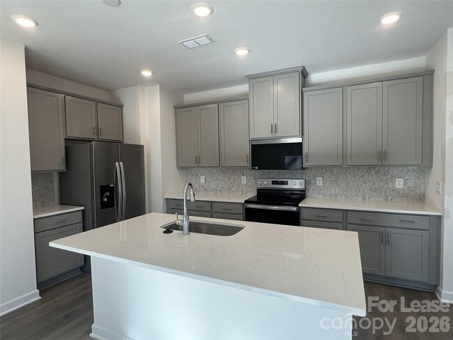 Building Photo - 1500 31st St NE