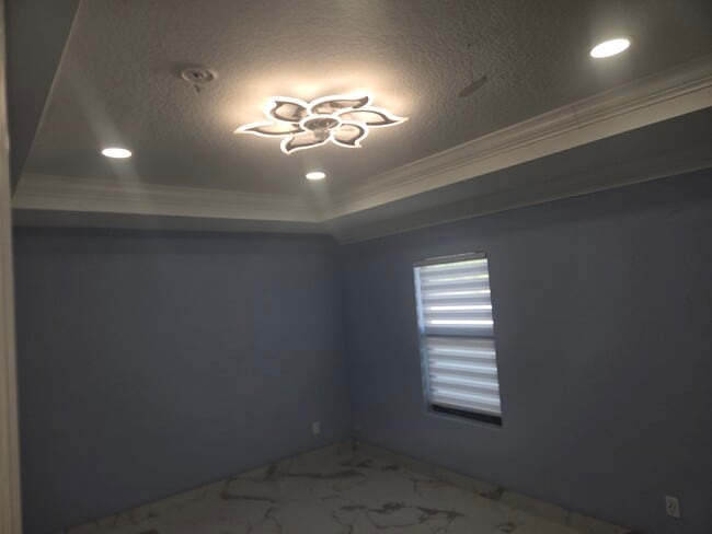 Building Photo - 716 Truman St