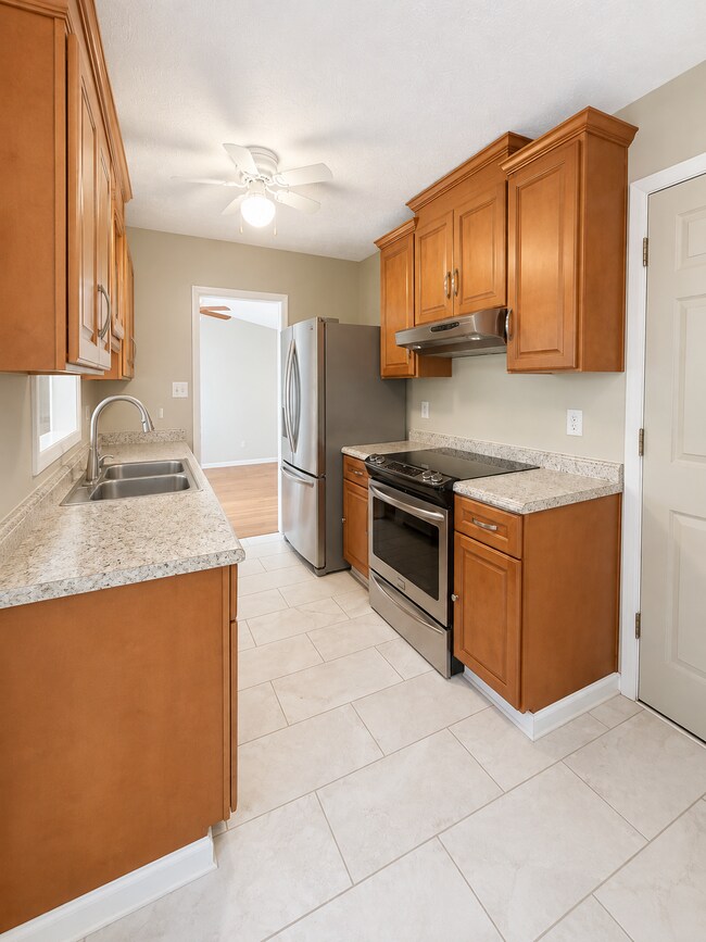 Building Photo - 1228 Bromley Dr