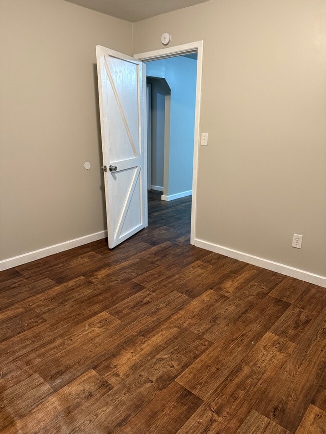 Building Photo - 1704 Highpoint Ave