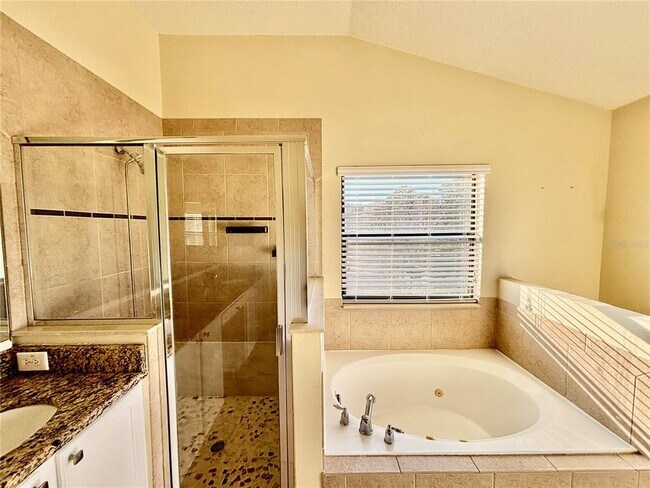 Building Photo - 2117 Lili Petal Ct