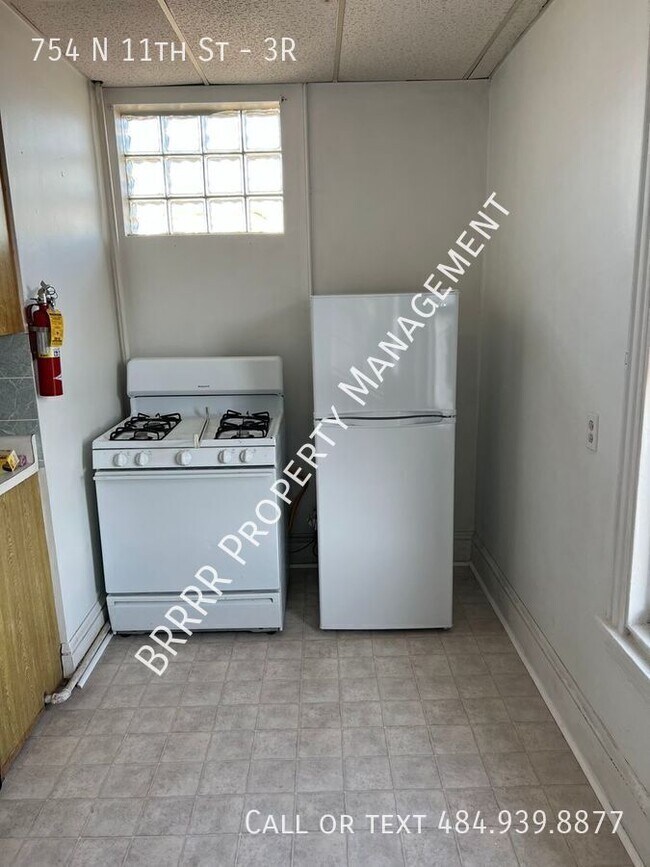 Building Photo - 754 N 11th St