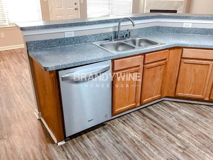 Building Photo - 5284 Hanover St