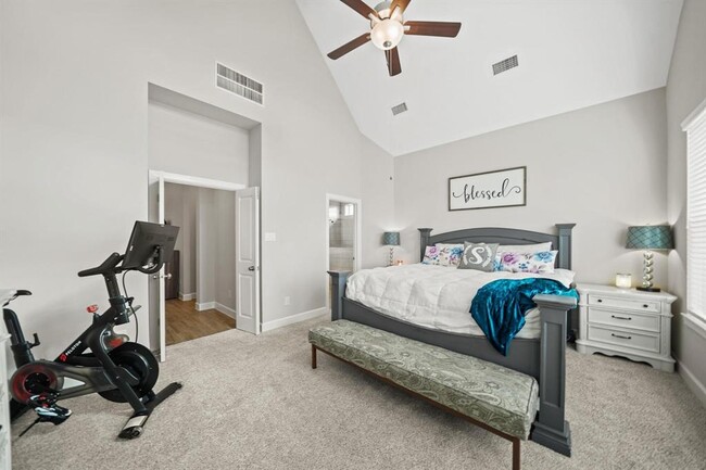 Building Photo - 327 Jolly Ginger Dr