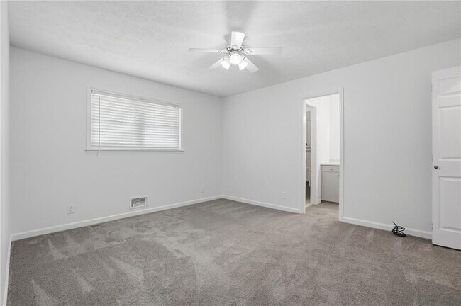 Building Photo - 128 McNeal Rd