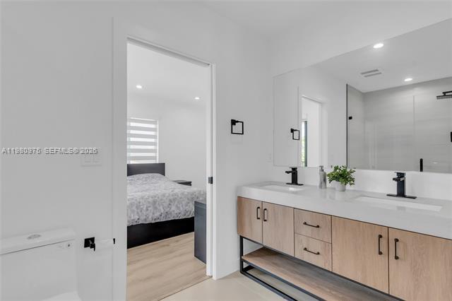 Building Photo - 2029 SW 62nd Ave