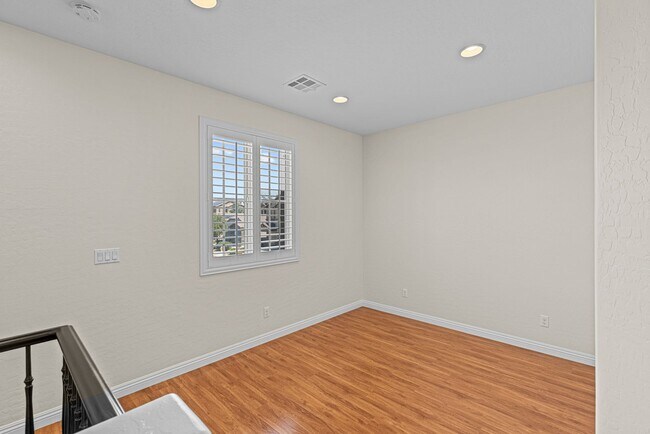 Building Photo - Beautiful West Vegas Home With Next Gen Suite