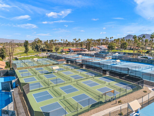 Building Photo - 27 Cll Encinitas