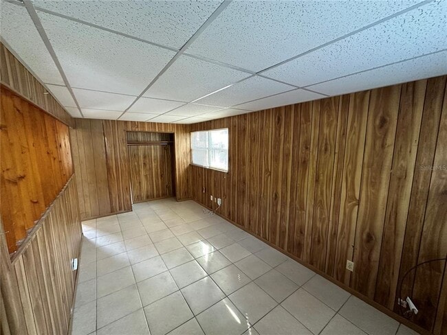 Building Photo - 2002 20th St W