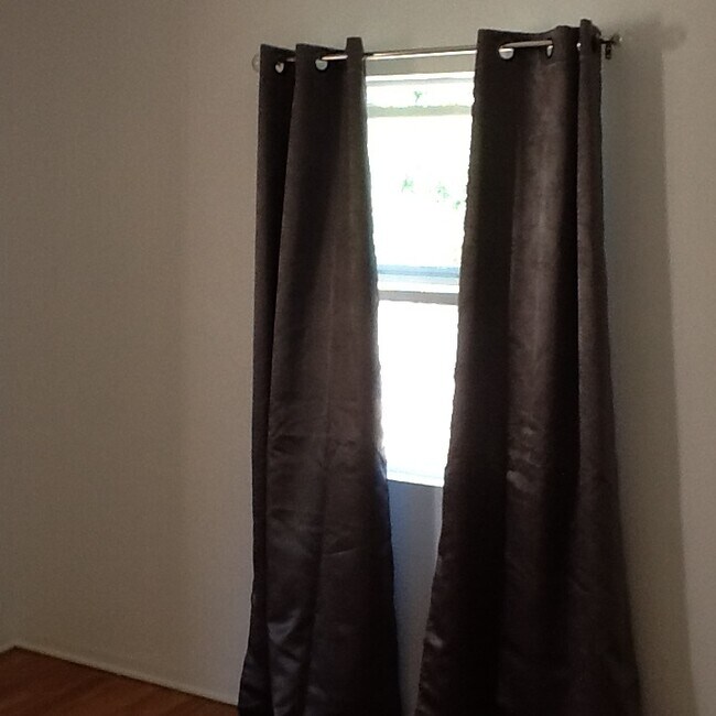 Building Photo - 633 S Orchard Dr