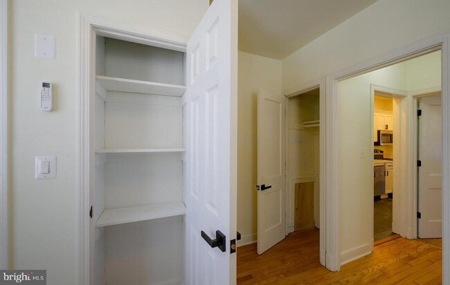 Building Photo - 1934 35th Pl NW