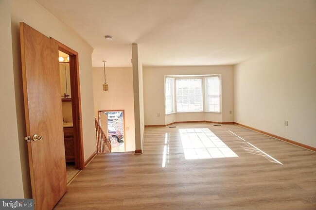 Building Photo - 427 Carrollton Dr
