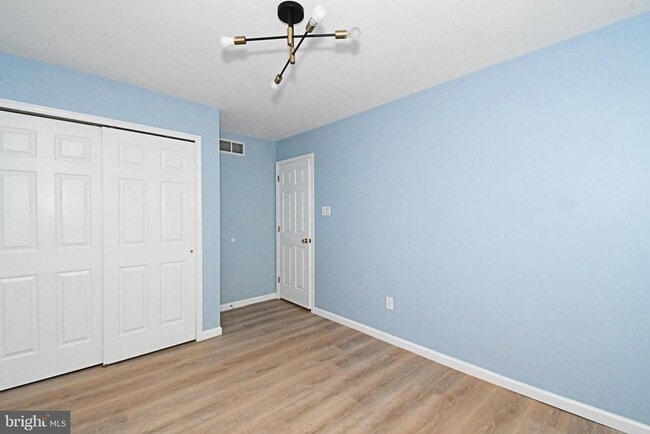 Building Photo - 604 Ascot Ct