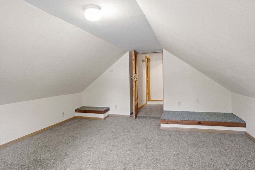 Building Photo - 1321 2nd St W