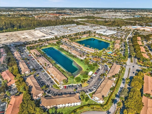 Building Photo - 1271 SE 28th Ct