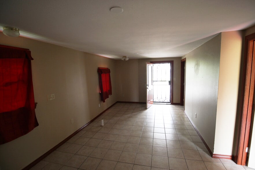 Building Photo - 1629 Katlan St