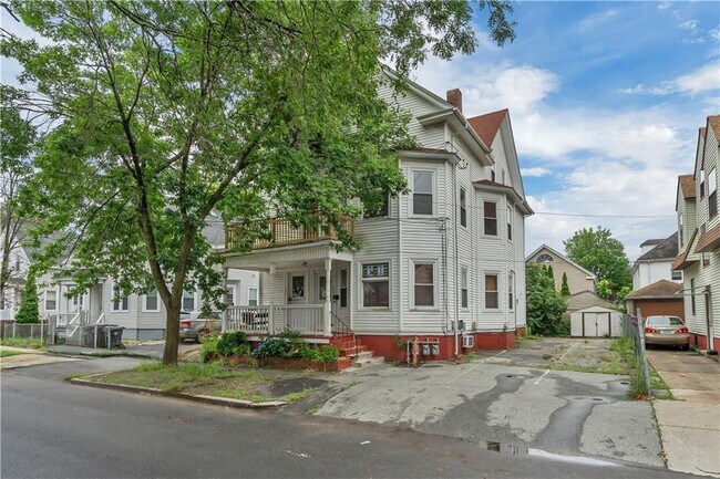 Building Photo - 284 Massachusetts Ave