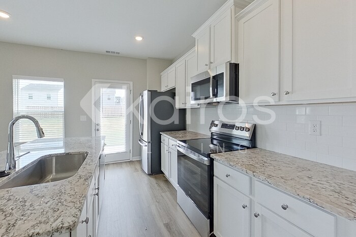 Building Photo - 895 Silent Barge Cv