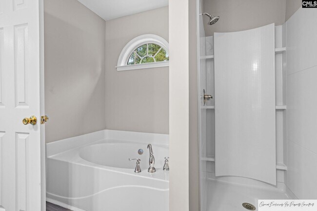 Building Photo - 4005 Hickory St