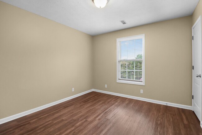 Building Photo - 3368 Marrast Dr