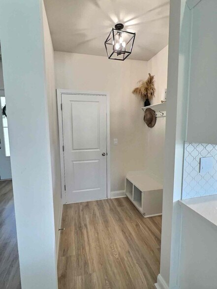 Building Photo - 353 Cattle Dr Cir