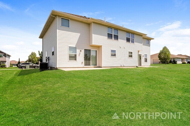 Building Photo - 3 BR/2.5BA | Newly Renovated Single Family Home | 1-Car Covered Parking | Great backyard!