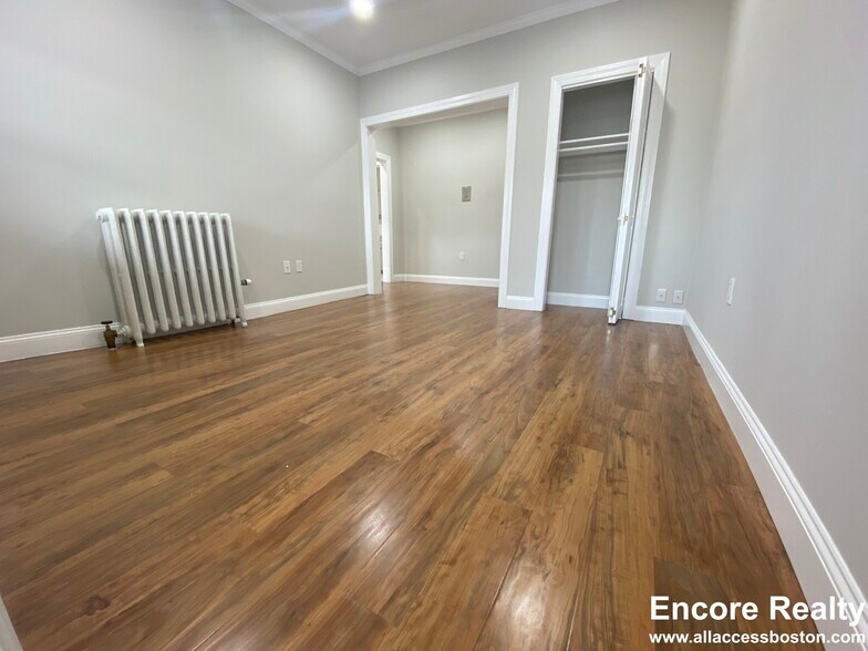 Building Photo - 33 Highgate St