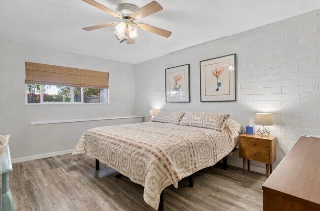 Building Photo - 1030 E Bethany Home Rd