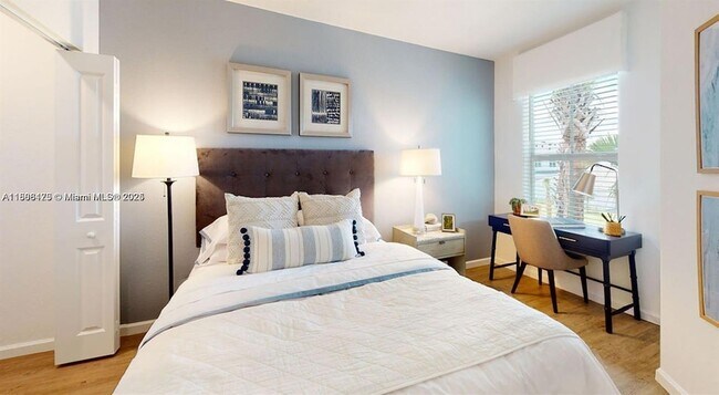 Building Photo - 10241 SW Newberry Ave