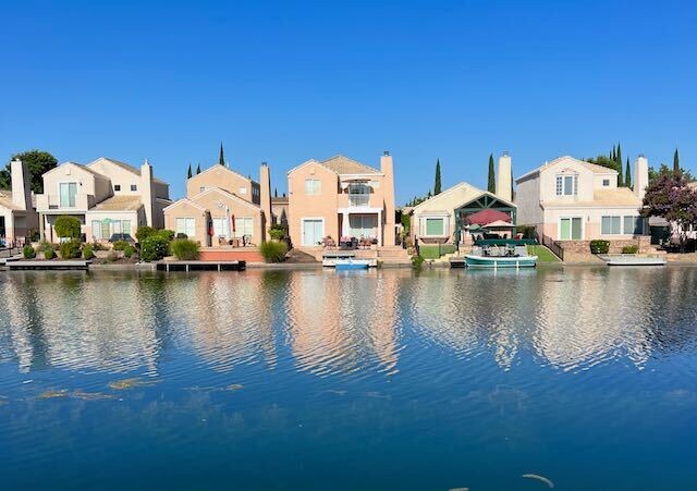 Building Photo - 3 br, 3 bath House - 9171 E Laguna Way