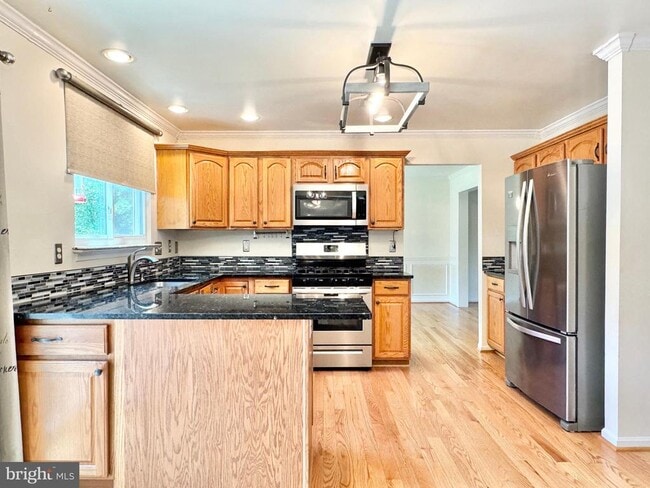 Building Photo - 53 Crestwood Ln