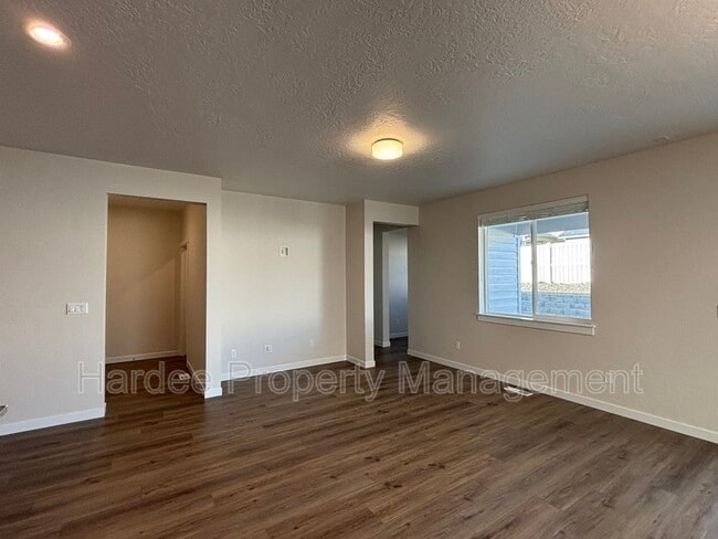 Building Photo - 1878 W Blue Lightning St