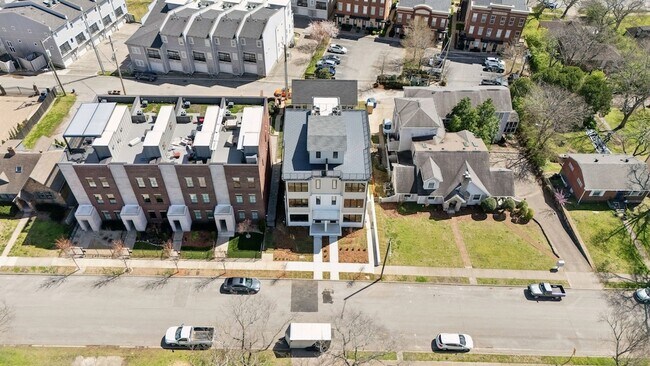 Building Photo - 3135 Parthenon Ave