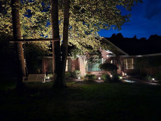 Building Photo - 3 Bed, 3 Bath Plus Office Home for Rent!!
