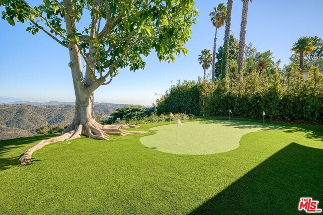 Building Photo - 2262 Stradella Rd